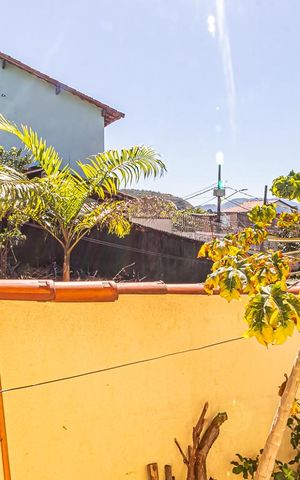 Casa à venda com 123m², 6 quartos e 2 vagas Casa à venda com 123m², 6 quartos e 2 vagasVista