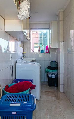 Casa à venda com 123m², 6 quartos e 2 vagas Casa à venda com 123m², 6 quartos e 2 vagasÁrea de Serviço 2