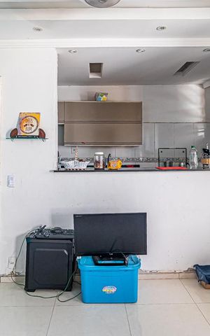 Casa à venda com 123m², 6 quartos e 2 vagas Casa à venda com 123m², 6 quartos e 2 vagasSala da cobertura
