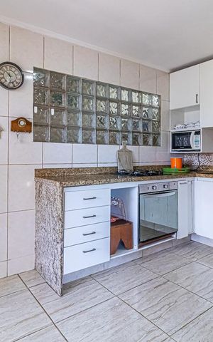 Casa à venda com 123m², 6 quartos e 2 vagas Casa à venda com 123m², 6 quartos e 2 vagasCozinha