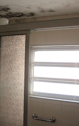 Casa à venda com 166m², 3 quartos e 2 vagasCasa 2 - Banheiro da Suíte