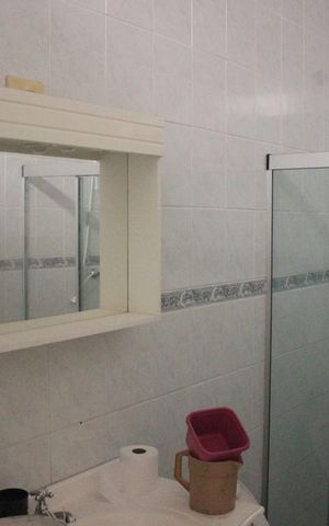 Casa à venda com 166m², 3 quartos e 2 vagasCasa 1 - Banheiro
