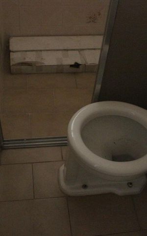 Casa à venda com 166m², 3 quartos e 2 vagasCasa 2 - Banheiro