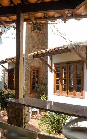 Casa à venda com 450m², 4 quartos e 4 vagas Casa à venda com 450m², 4 quartos e 4 vagasEspaço Gourmet
