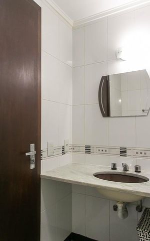 Apartamento à venda com 90m², 2 quartos e sem vaga Apartamento à venda com 90m², 2 quartos e sem vagaBanheiro