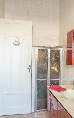 Casa à venda com 450m², 10 quartos e 3 vagasBanheiro 2 Casa 1
