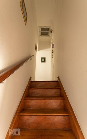 Casa à venda com 450m², 10 quartos e 3 vagasEscada Casa 2