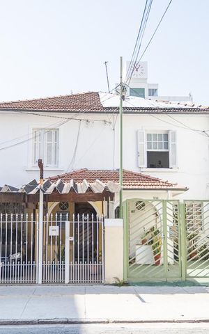 Casa à venda com 450m², 10 quartos e 3 vagasFachada