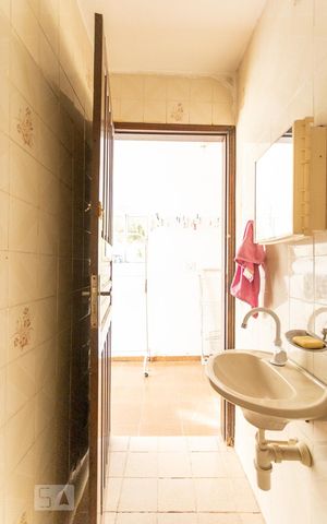Casa à venda com 450m², 10 quartos e 3 vagasBanheiro 1 Casa 2