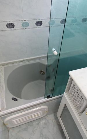 Apartamento para alugar com 81m², 3 quartos e 1 vagaBanheiro da suíte - Banheira
