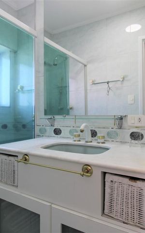 Apartamento para alugar com 81m², 3 quartos e 1 vagaBanheiro da suíte
