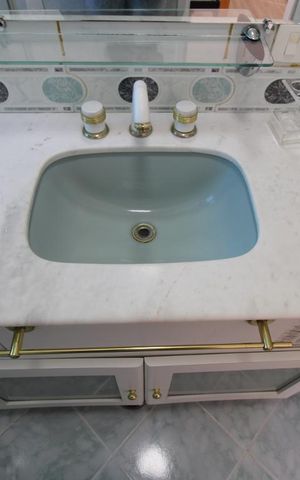 Apartamento para alugar com 81m², 3 quartos e 1 vagaBanheiro da suíte - Pia