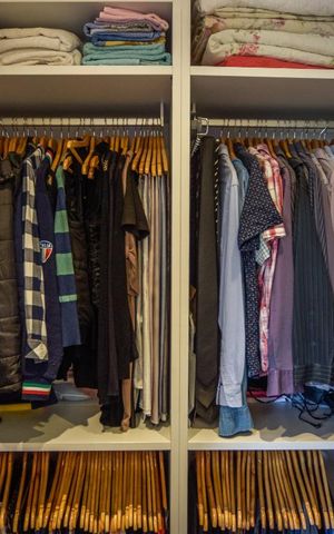 Apartamento à venda com 75m², 2 quartos e 2 vagas Apartamento à venda com 75m², 2 quartos e 2 vagasCloset