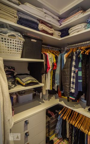 Apartamento à venda com 75m², 2 quartos e 2 vagas Apartamento à venda com 75m², 2 quartos e 2 vagasCloset