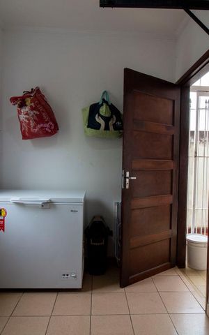 Casa à venda com 146m², 3 quartos e 2 vagasQuarto de serviço