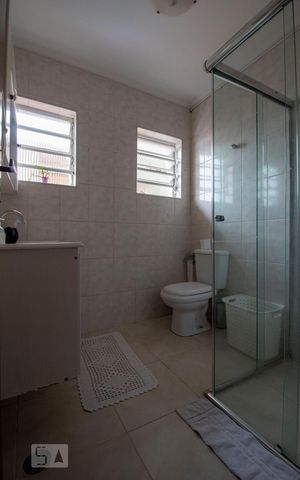 Casa à venda com 146m², 3 quartos e 2 vagasBanheiro social