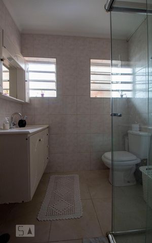 Casa à venda com 146m², 3 quartos e 2 vagasBanheiro social