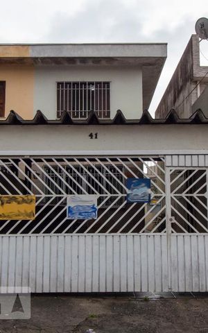 Casa à venda com 146m², 3 quartos e 2 vagasFachada