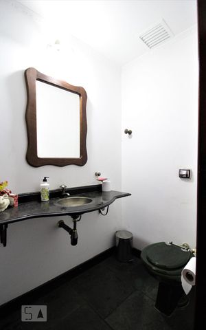 Casa à venda com 300m², 3 quartos e 5 vagasLavabo