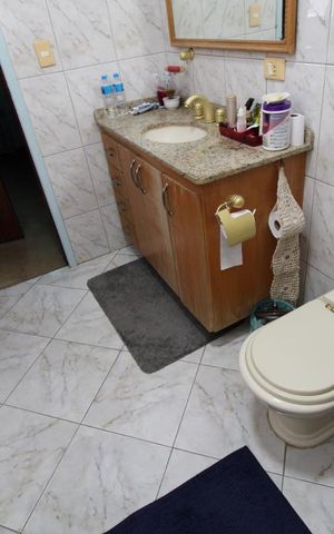 Casa à venda com 300m², 3 quartos e 5 vagasBanheiro da suíte