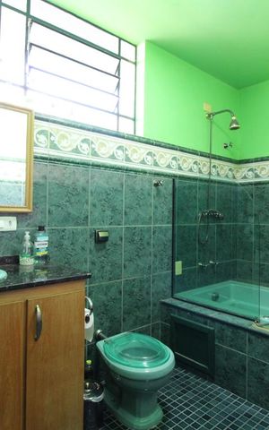Casa à venda com 300m², 3 quartos e 5 vagasBanheiro social