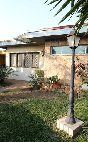 Casa à venda com 300m², 3 quartos e 5 vagasFachada