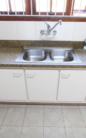 Casa à venda com 300m², 3 quartos e 5 vagasCozinha - Armários