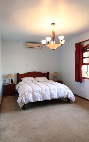 Casa à venda com 300m², 3 quartos e 5 vagasSuíte