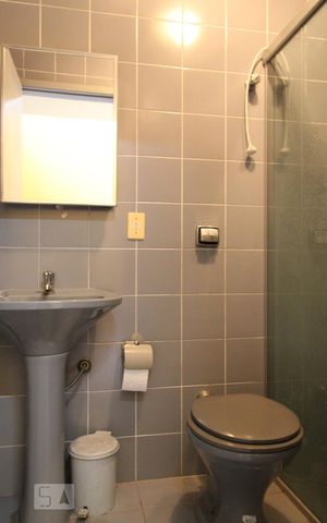 Casa à venda com 300m², 3 quartos e 5 vagas Casa à venda com 300m², 3 quartos e 5 vagasBanheiro social 2
