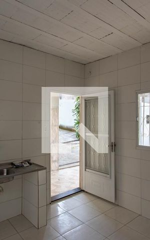 Casa à venda com 101m², 2 quartos e 4 vagas Casa à venda com 101m², 2 quartos e 4 vagasCozinha