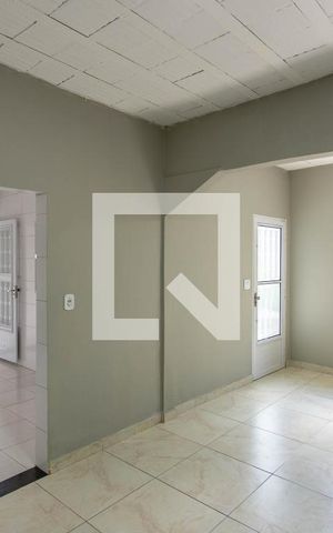 Casa à venda com 101m², 2 quartos e 4 vagas Casa à venda com 101m², 2 quartos e 4 vagasSala