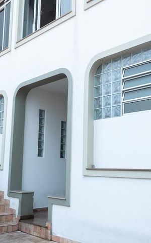 Casa à venda com 330m², 3 quartos e 3 vagas Casa à venda com 330m², 3 quartos e 3 vagasÁrea Externa