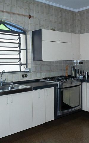 Casa à venda com 330m², 3 quartos e 3 vagas Casa à venda com 330m², 3 quartos e 3 vagasCozinha
