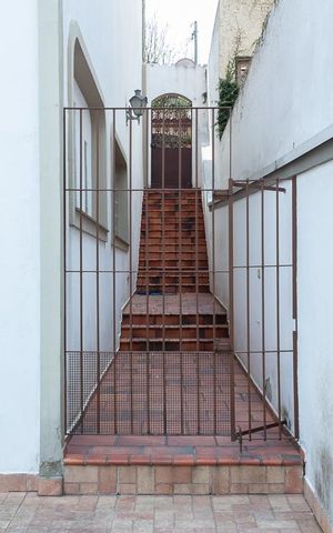 Casa à venda com 330m², 3 quartos e 3 vagas Casa à venda com 330m², 3 quartos e 3 vagasÁrea Externa