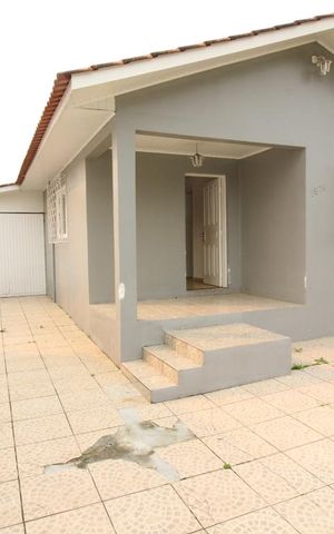 Casa à venda com 110m², 2 quartos e 3 vagasFachada