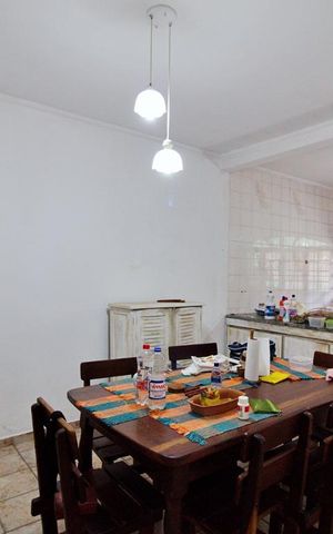 Casa para alugar com 267m², 4 quartos e 6 vagas Casa para alugar com 267m², 4 quartos e 6 vagasCozinha
