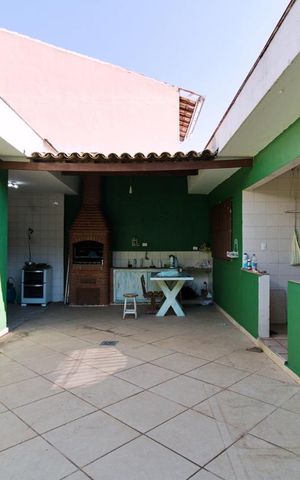 Casa para alugar com 267m², 4 quartos e 6 vagas Casa para alugar com 267m², 4 quartos e 6 vagasÁrea Externa