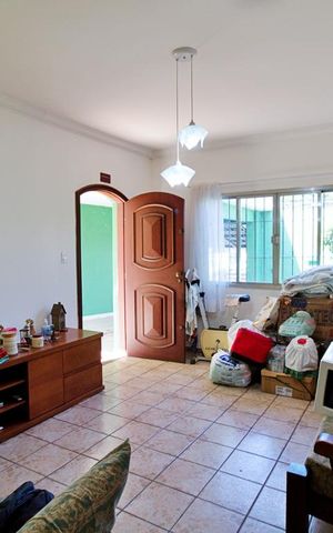 Casa para alugar com 267m², 4 quartos e 6 vagas Casa para alugar com 267m², 4 quartos e 6 vagasSala