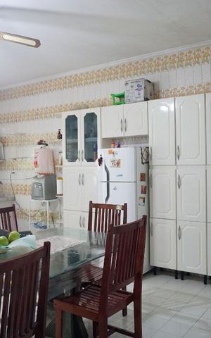 Casa à venda com 125m², 3 quartos e 2 vagas Casa à venda com 125m², 3 quartos e 2 vagasCozinha