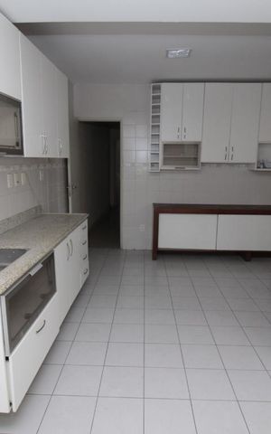 Apartamento à venda com 156m², 3 quartos e 2 vagasCozinha