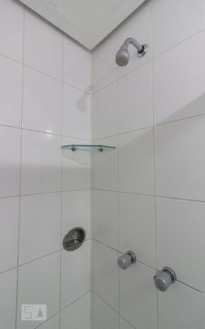 Apartamento para alugar com 50m², 2 quartos e 1 vagaChuveiro