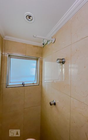 Apartamento à venda com 80m², 2 quartos e 2 vagasDetalhe Banheiro