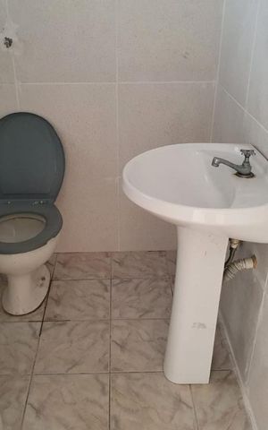 Casa de condomínio para alugar com 50m², 2 quartos e sem vaga Casa de condomínio para alugar com 50m², 2 quartos e sem vagaBanheiro
