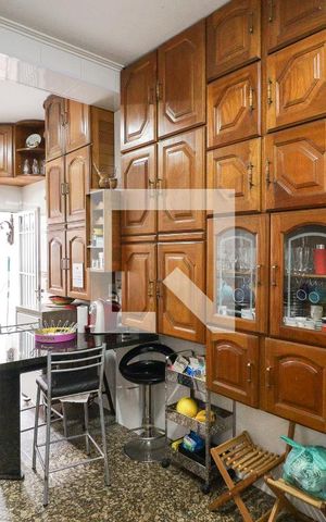 Casa à venda com 500m², 4 quartos e 8 vagasCozinha
