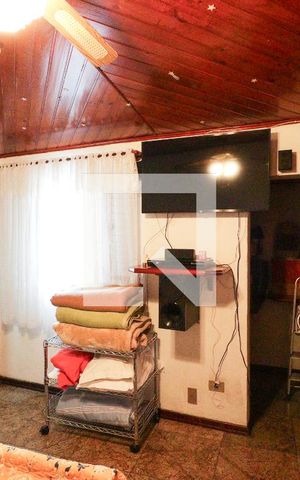 Casa à venda com 500m², 4 quartos e 8 vagasSuíte 2