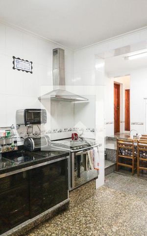 Casa à venda com 500m², 4 quartos e 8 vagasCozinha