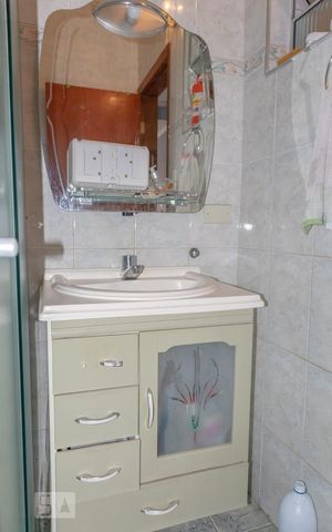 Casa à venda com 300m², 3 quartos e 2 vagas Casa à venda com 300m², 3 quartos e 2 vagasBanheiro 2