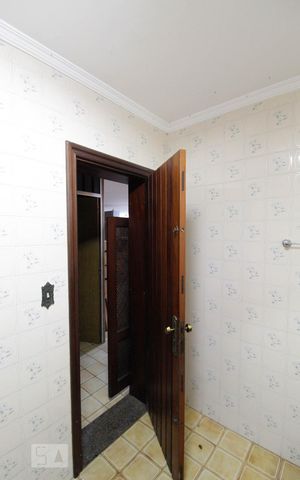 Casa à venda com 530m², 3 quartos e 10 vagas Casa à venda com 530m², 3 quartos e 10 vagasBanheiro da Garagem