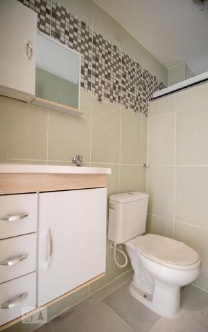 Apartamento para alugar com 61m², 2 quartos e 1 vaga Apartamento para alugar com 61m², 2 quartos e 1 vagaBanheiro
