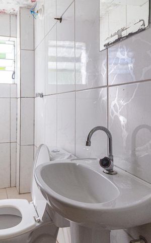 Casa à venda com 35m², 1 quarto e sem vaga Casa à venda com 35m², 1 quarto e sem vagaBanheiro